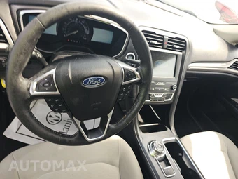 2020 Ford Fusion SE - miniatura 11