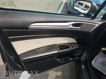 2020 Ford Fusion SE - miniatura 9