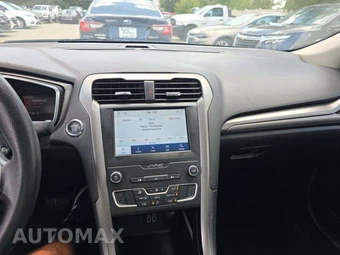 2020 Ford Fusion SE – miniatura 10