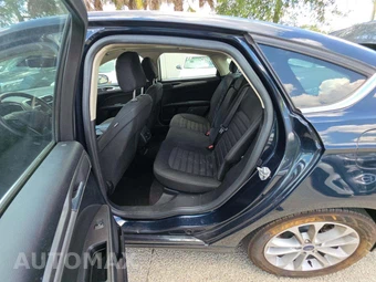 2020 Ford Fusion SE – miniatura 13
