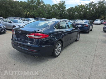 2020 Ford Fusion SE – miniatura 3