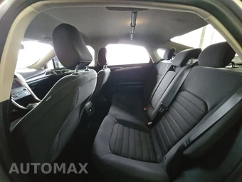 2020 Ford Fusion SE – miniatura 13