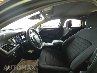 2020 Ford Fusion SE – miniatura 7