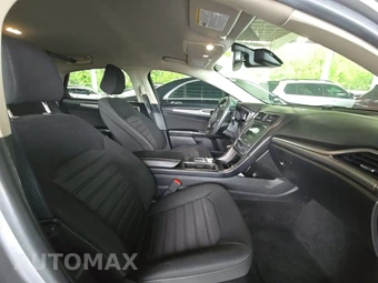 2020 Ford Fusion SE – miniatura 8