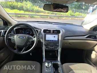 2020 Ford Fusion SE – miniatura 11