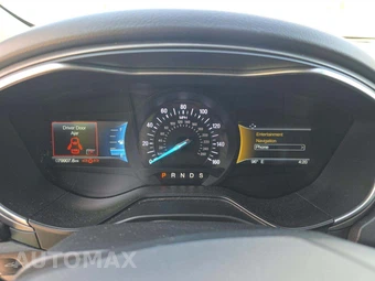 2020 Ford Fusion SE – miniatura 5