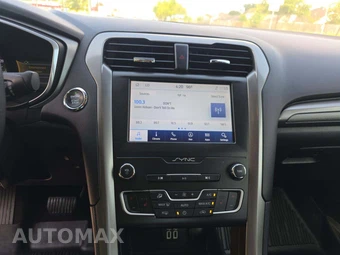 2020 Ford Fusion SE – miniatura 6
