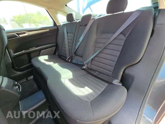 2020 Ford Fusion SE – miniatura 9