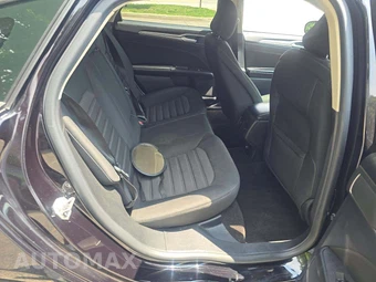 2020 Ford Fusion SE - miniatura 16
