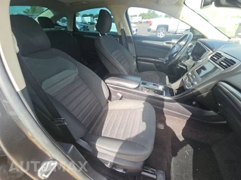 2020 Ford Fusion SE - miniatura 8