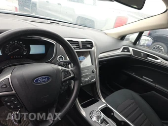 2020 Ford Fusion SE - miniatura 11