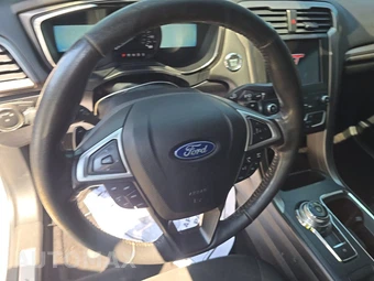2020 Ford Fusion SE – miniatura 16