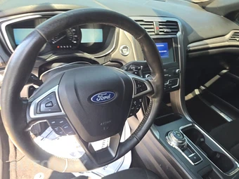 2020 Ford Fusion SE – miniatura 17