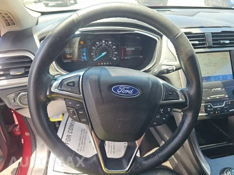 2020 Ford Fusion SEL – miniatura 10