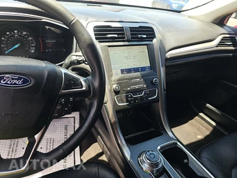 2020 Ford Fusion SEL – miniatura 11