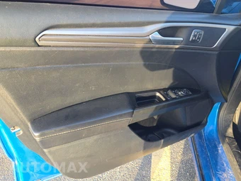 2020 Ford Fusion SEL – miniatura 9