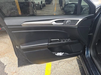 2020 Ford Fusion SEL - miniatura 9