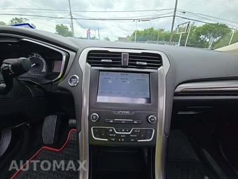2020 Ford Fusion SEL - miniatura 10