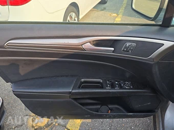 2020 Ford Fusion SEL - miniatura 9