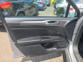 2020 Ford Fusion SEL - miniatura 9