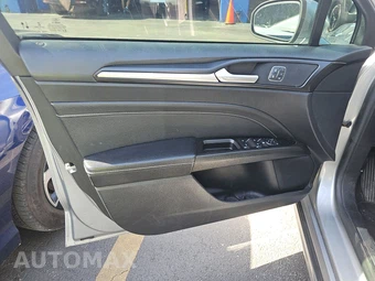 2020 Ford Fusion Titanium – miniatura 9