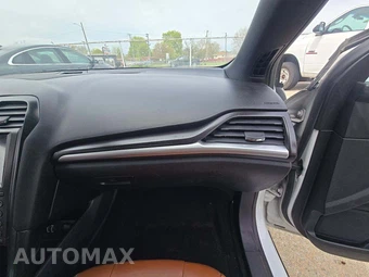 2020 Ford Fusion Titanium – miniatura 16