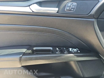 2020 Ford Fusion Titanium – miniatura 9