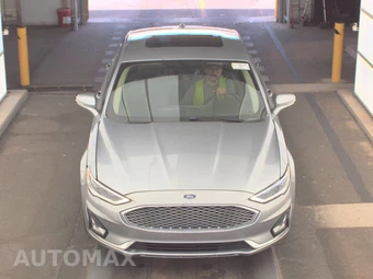 2020 Ford Fusion Titanium – miniatura 2