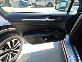 2020 Ford Fusion Titanium - miniatura 9