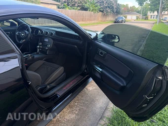 2020 Ford Mustang EcoBoost Coupe – miniatura 9