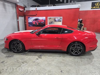 2020 Ford Mustang EcoBoost Coupe - miniatura 3