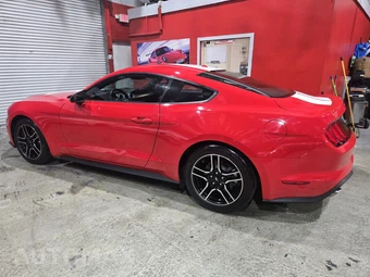 2020 Ford Mustang EcoBoost Coupe - miniatura 4