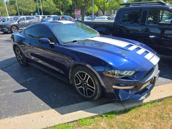 2020 Ford Mustang EcoBoost Coupe - miniatura 4