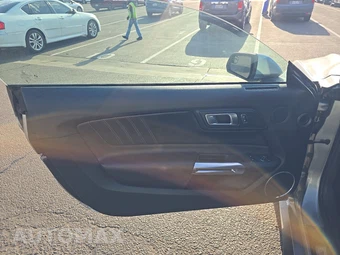 2020 Ford Mustang EcoBoost Premium Coupe - miniatura 9