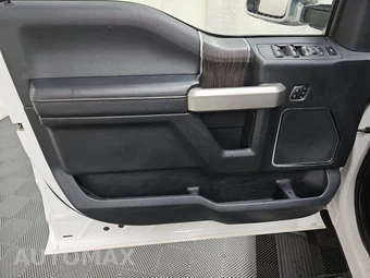 2020 Ford Super Duty F-250 Lariat Crew Cab Medium Bed - miniatura 9