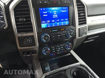 2020 Ford Super Duty F-250 Lariat Crew Cab Medium Bed - miniatura 11