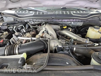 2020 Ford Super Duty F-250 Lariat Crew Cab Medium Bed - miniatura 15