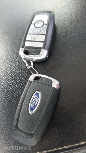 2020 Ford Super Duty F-250 Lariat Crew Cab Medium Bed - miniatura 18