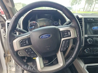 2020 Ford Super Duty F-250 Lariat Crew Cab Medium Bed - miniatura 10