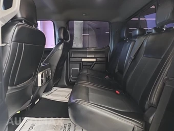 2020 Ford Super Duty F-250 Lariat Crew Cab Medium Bed - miniatura 10