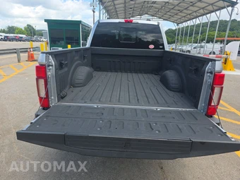 2020 Ford Super Duty F-250 Lariat Crew Cab Medium Bed - miniatura 17