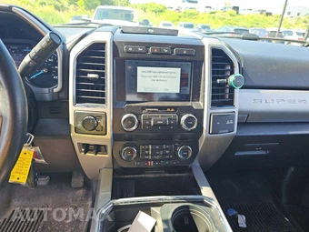 2020 Ford Super Duty F-250 Lariat Crew Cab Medium Bed - miniatura 7