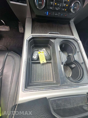 2020 Ford Super Duty F-250 Lariat Crew Cab Medium Bed - miniatura 8