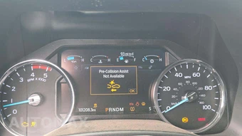 2020 Ford Super Duty F-250 Lariat Crew Cab Medium Bed - miniatura 30