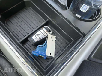 2020 Ford Super Duty F-250 Lariat Crew Cab Medium Bed - miniatura 5