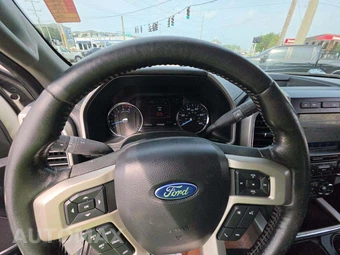 2020 Ford Super Duty F-250 Lariat Crew Cab Medium Bed - miniatura 22