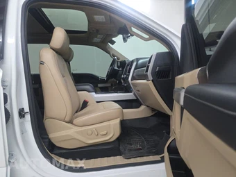 2020 Ford Super Duty F-250 Lariat Crew Cab Medium Bed - miniatura 8