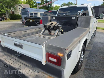 2020 Ford Super Duty F-350 Cab Chassis XL Crew Cab - miniatura 15
