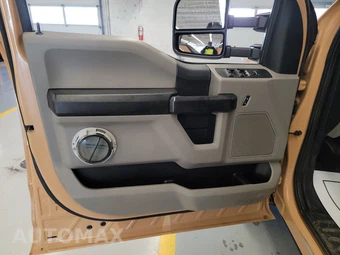 2020 Ford Super Duty F-350 Cab Chassis XL Crew Cab DRW - miniatura 9