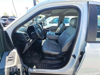 2020 Ford Super Duty F-350 Cab Chassis XL Crew Cab DRW - miniatura 5